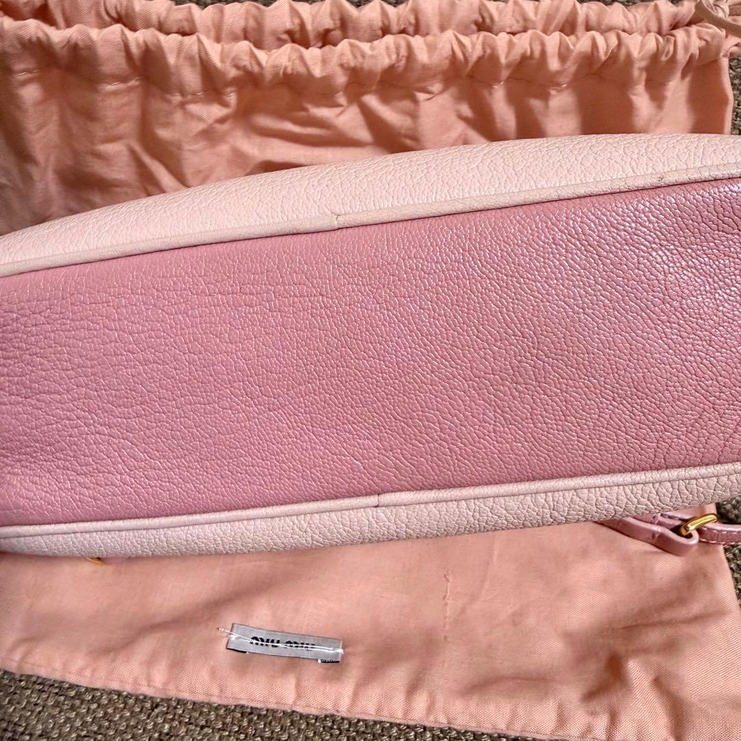 ミュウミュウ miumiu ショルダーバッグ ポシェット マドラス ピンク