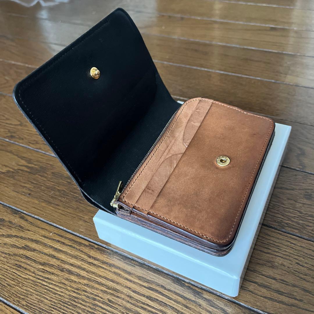 フォルメ　黒レザー 二つ折り財布