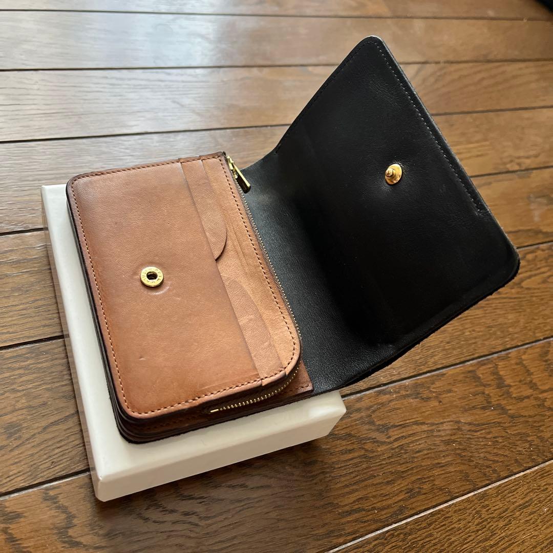 フォルメ　黒レザー 二つ折り財布
