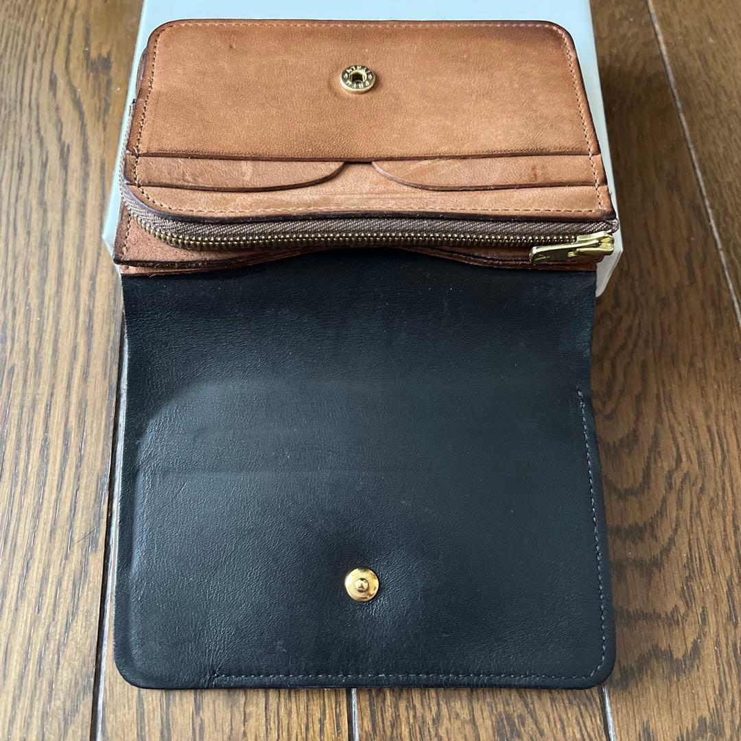 フォルメ　黒レザー 二つ折り財布