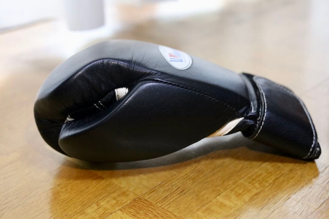 Winning グローブ 8oz 半月使用 美品 トレーニング向け