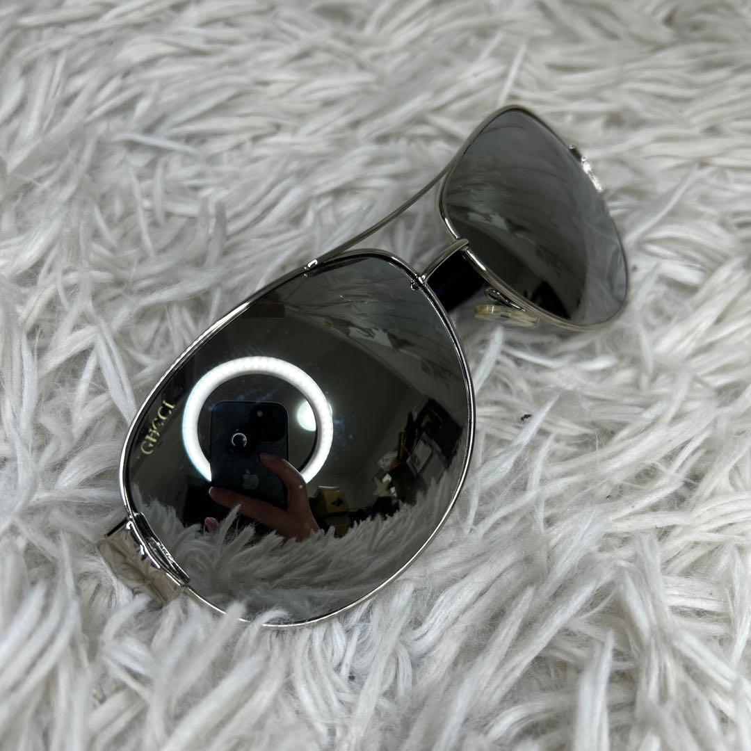 GUCCI ミラー　鏡　サングラス メガネ　ロゴ　グッチ