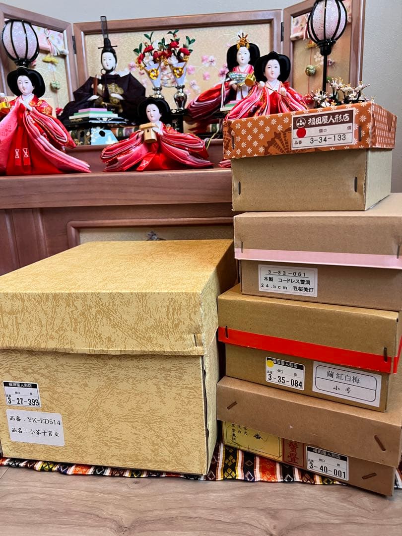 雛人形セット 伝統的なひな祭り