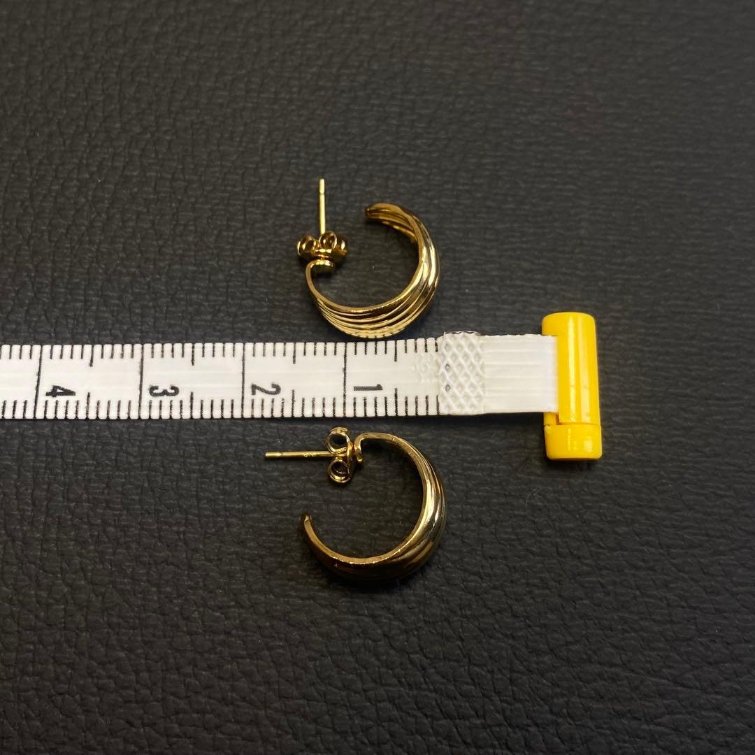 k18 フープ　ピアス　ゴールド　未使品　刻印　金　18k
