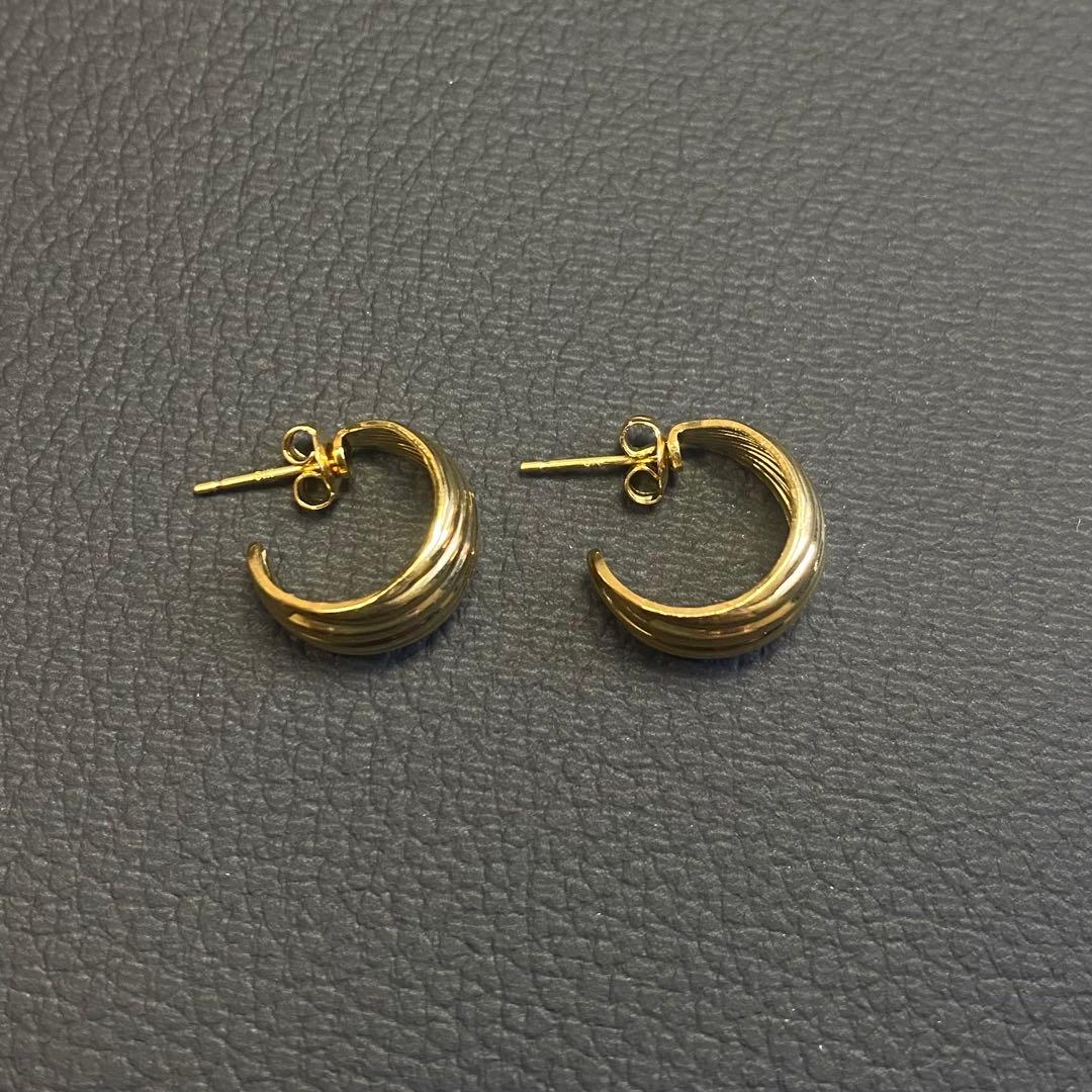 k18 フープ　ピアス　ゴールド　未使品　刻印　金　18k