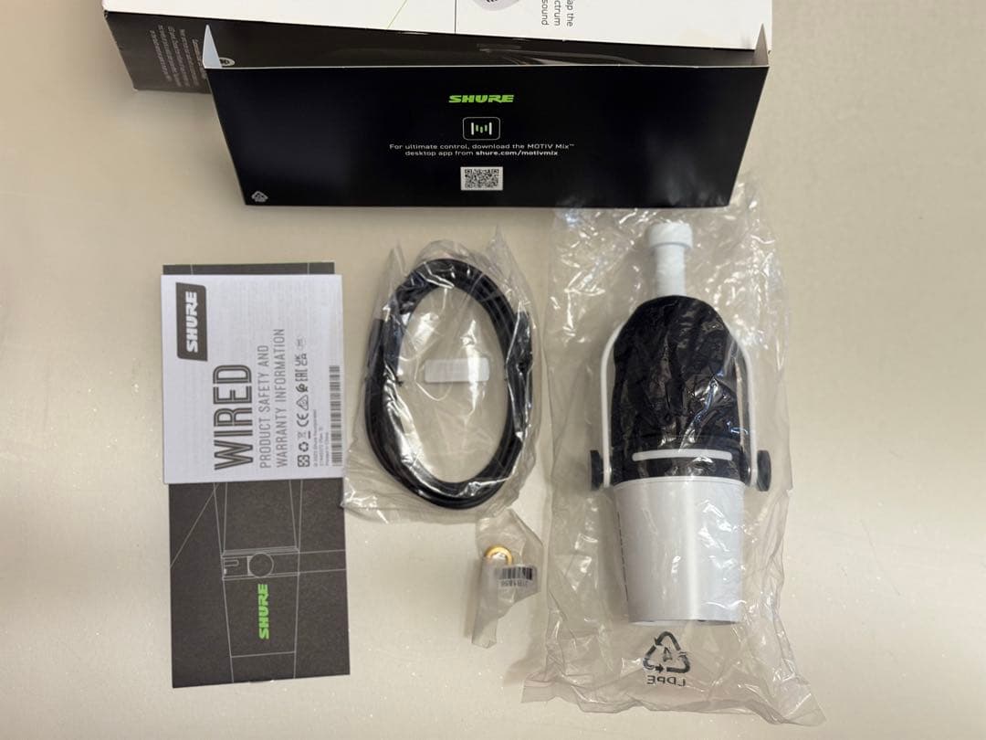 SHURE MV7+ USB/XLR両用ダイナミックマイク ホワイト