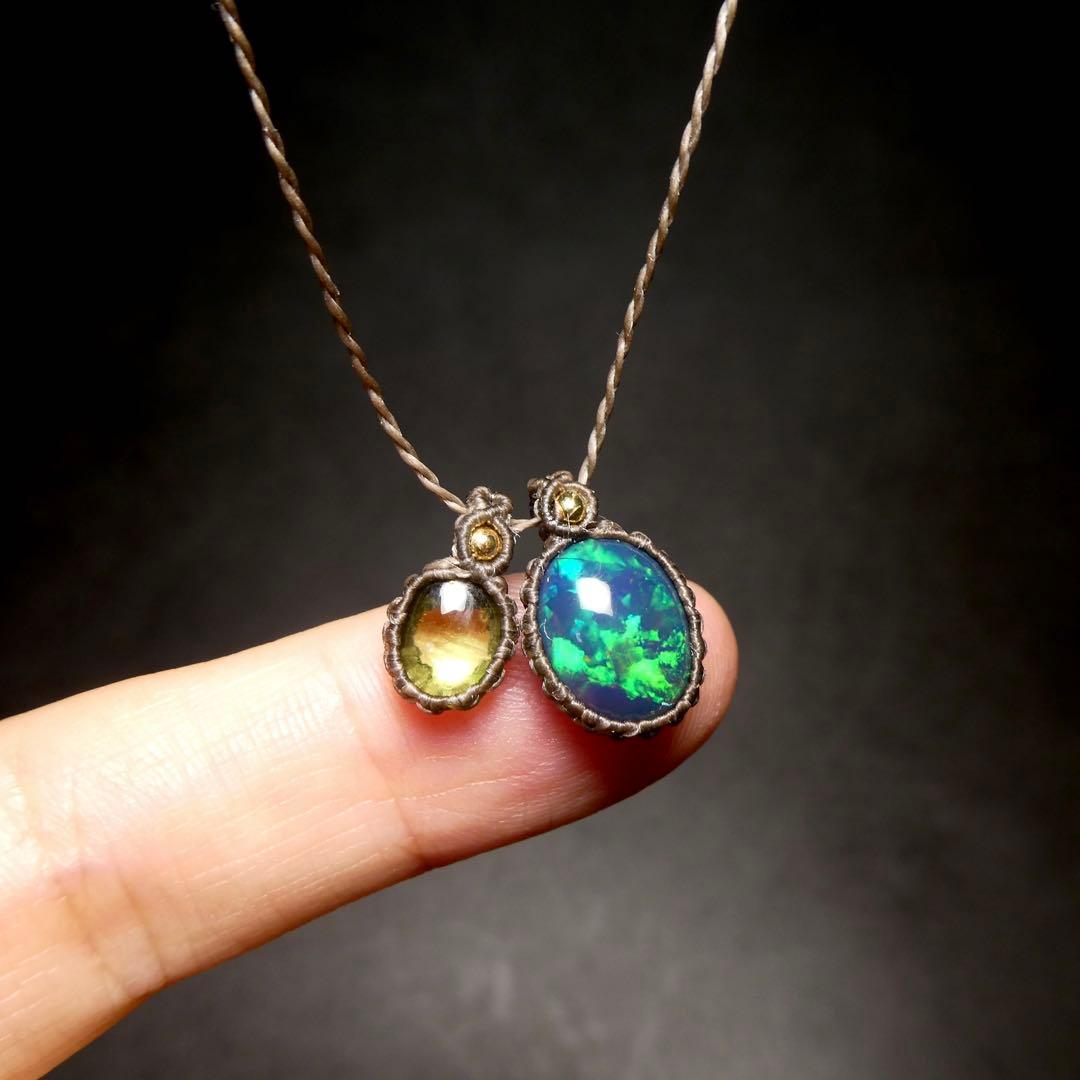 ブラックオパールとペリドットのマクラメネックレス