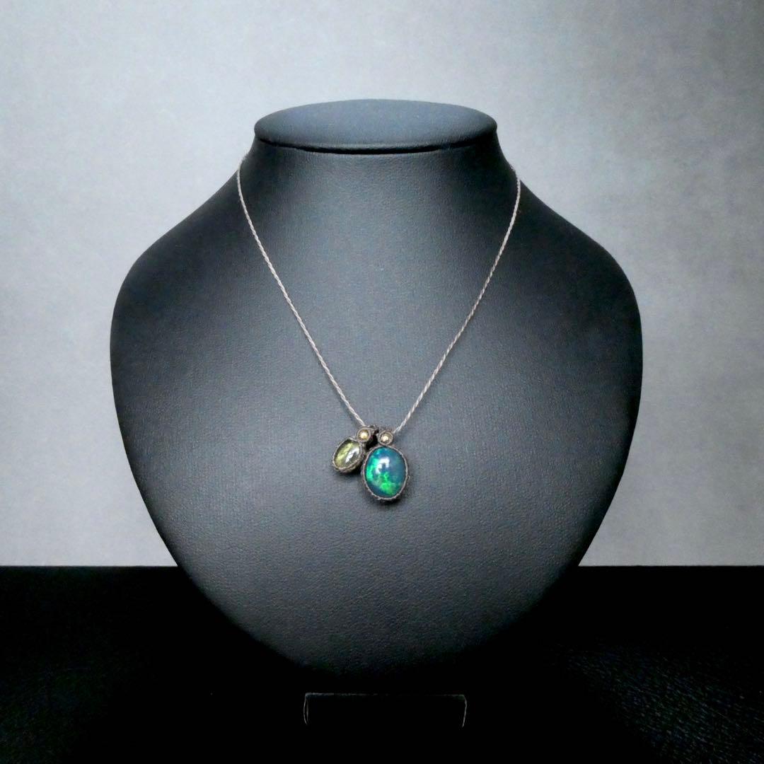 ブラックオパールとペリドットのマクラメネックレス