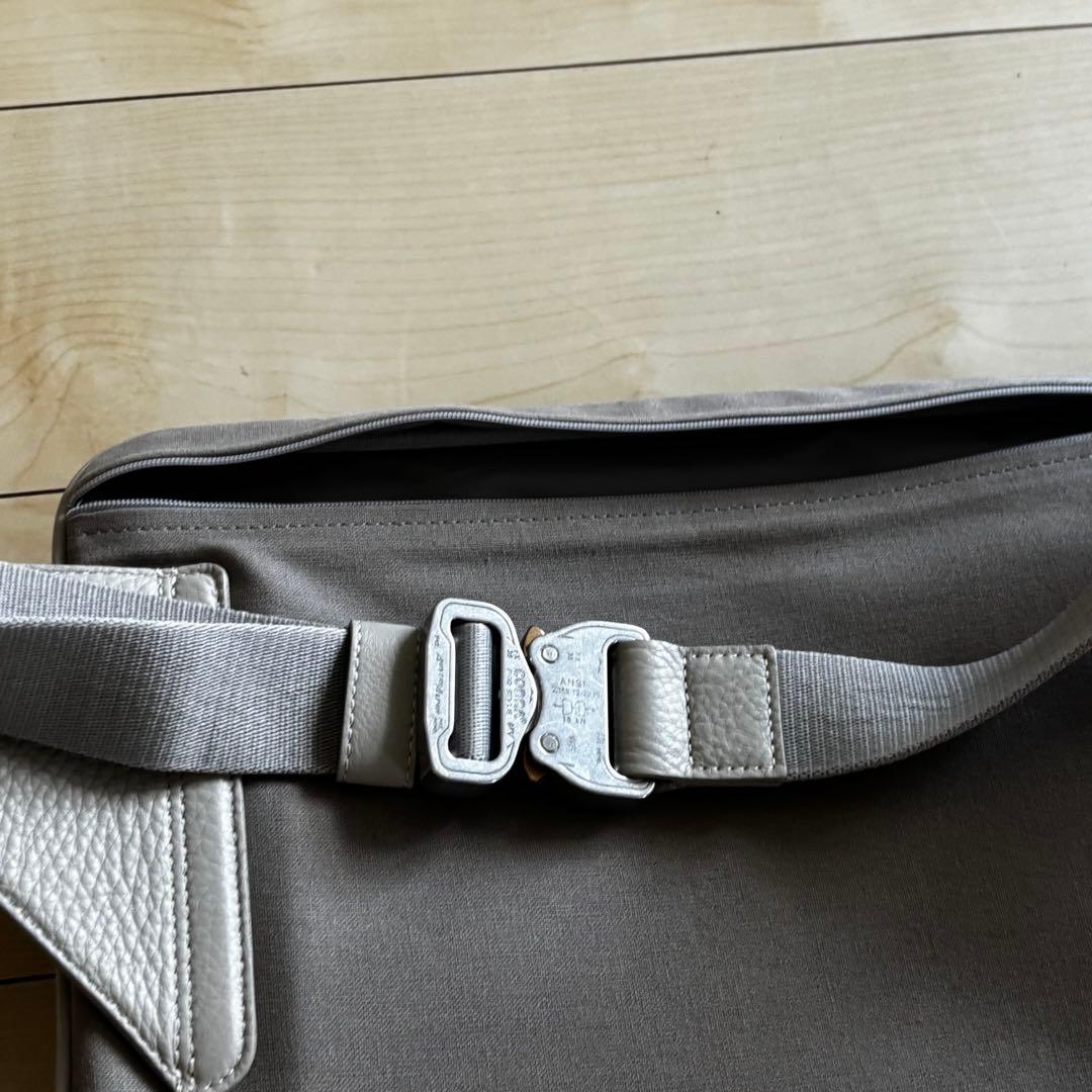 最終価格 objects.io ベルトバッグ for ラップトップ