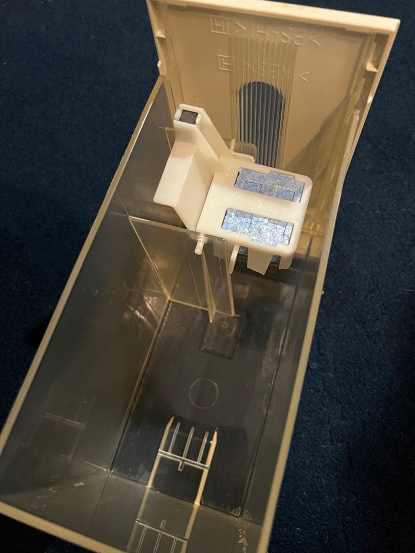 シャープ 除湿機 CV-100-W