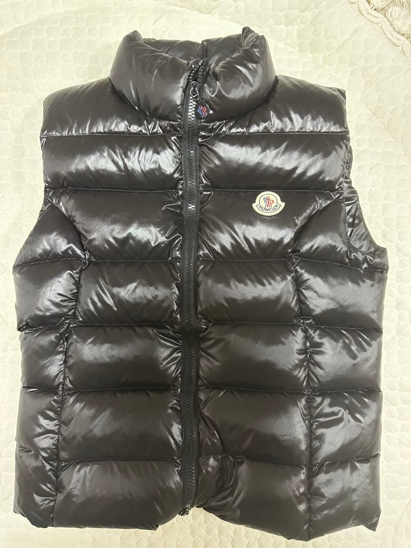 モンクレールのダウンベスト