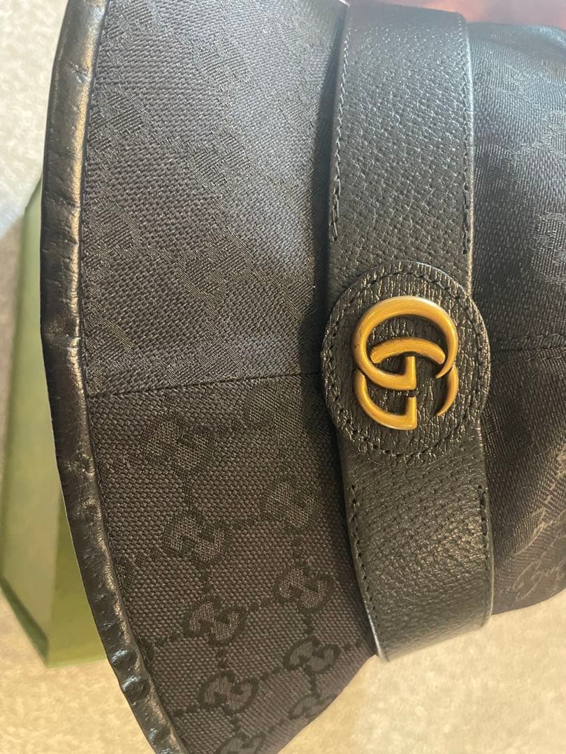 GUCCI ブラック キャンバスバケットハット GGロゴ