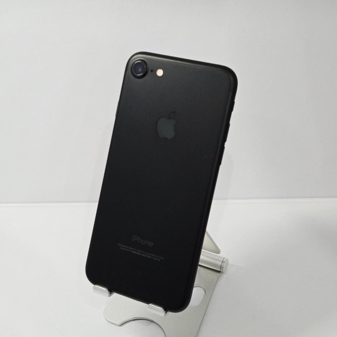 19 iPhone7 ブラック SIMフリー 美品 バッテリー86%