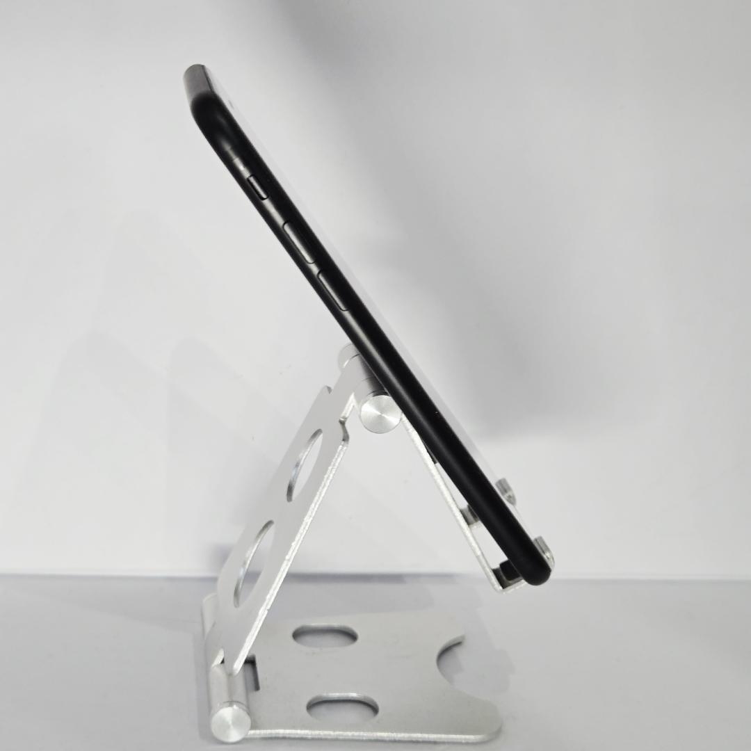 19 iPhone7 ブラック SIMフリー 美品 バッテリー86%