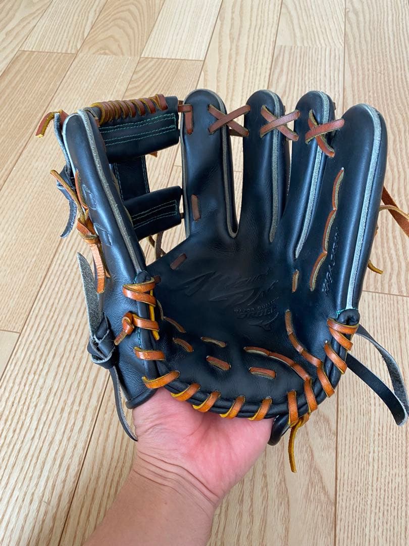 ミズノプロ硬式内野手用グローブ