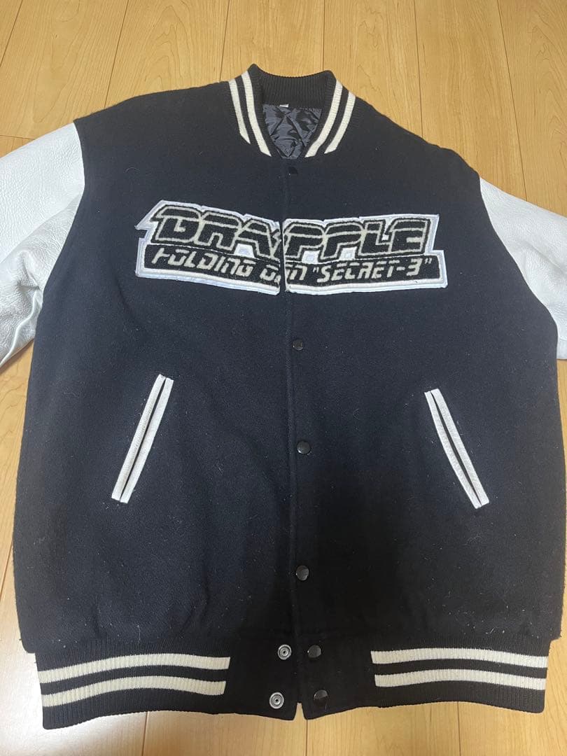 grapple×secret baseスタジャン ブラック/ホワイト