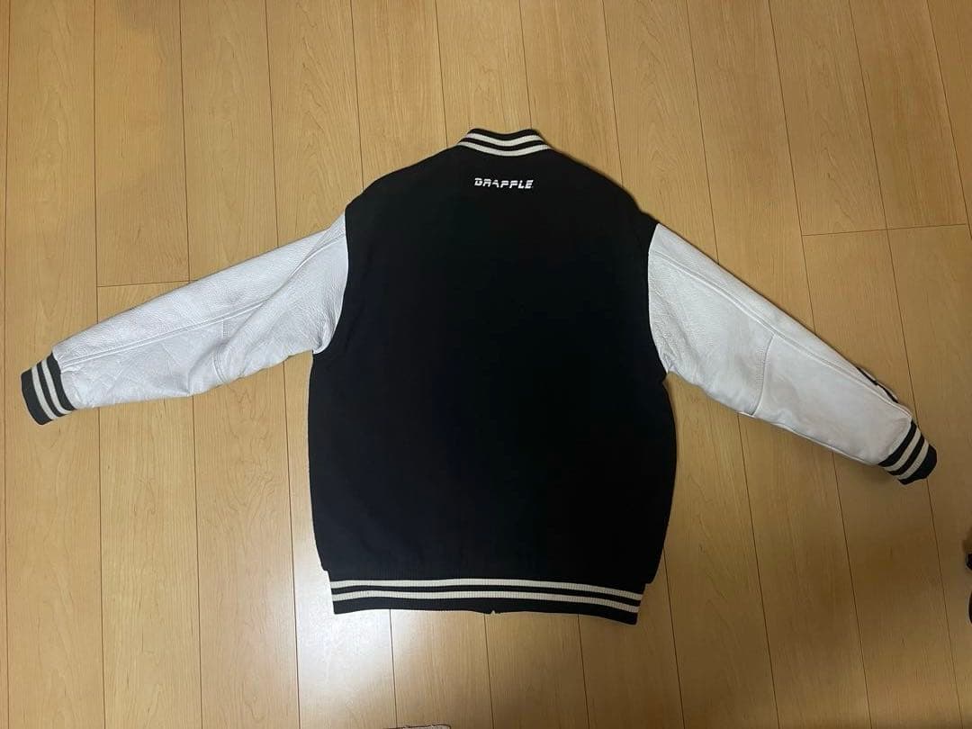 grapple×secret baseスタジャン ブラック/ホワイト