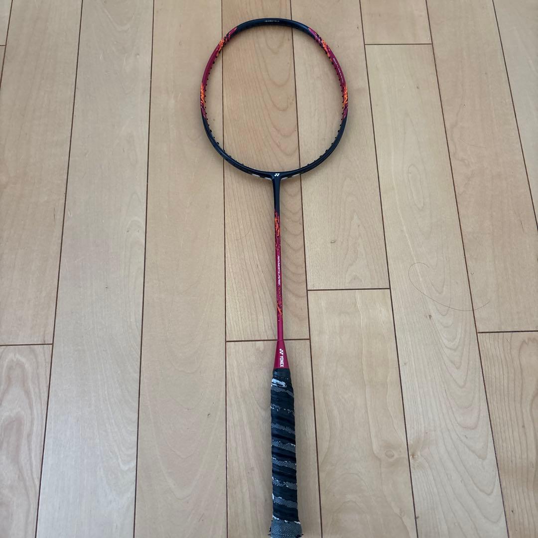 ナノフレア700 バトミントンラケット ガット、グリップなし