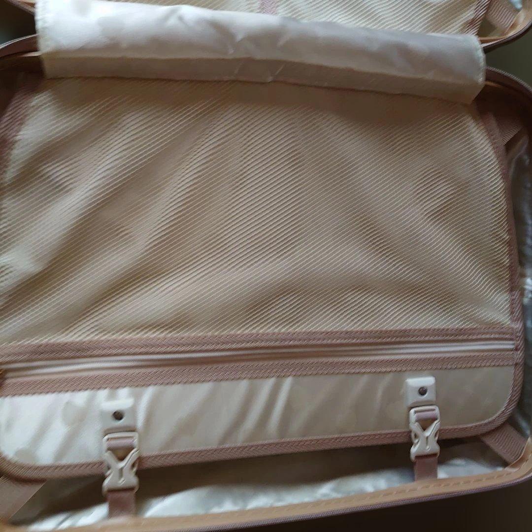 エレガント ベージュ キャリーケース
