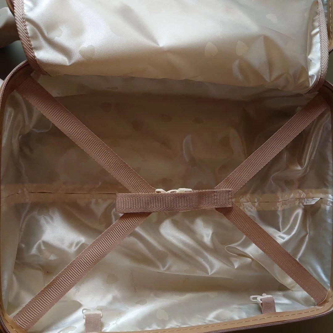 エレガント ベージュ キャリーケース