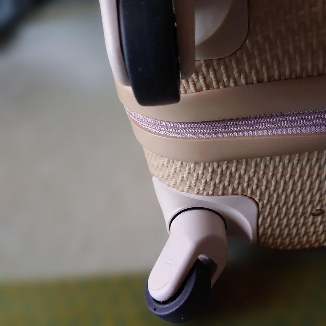 エレガント ベージュ キャリーケース