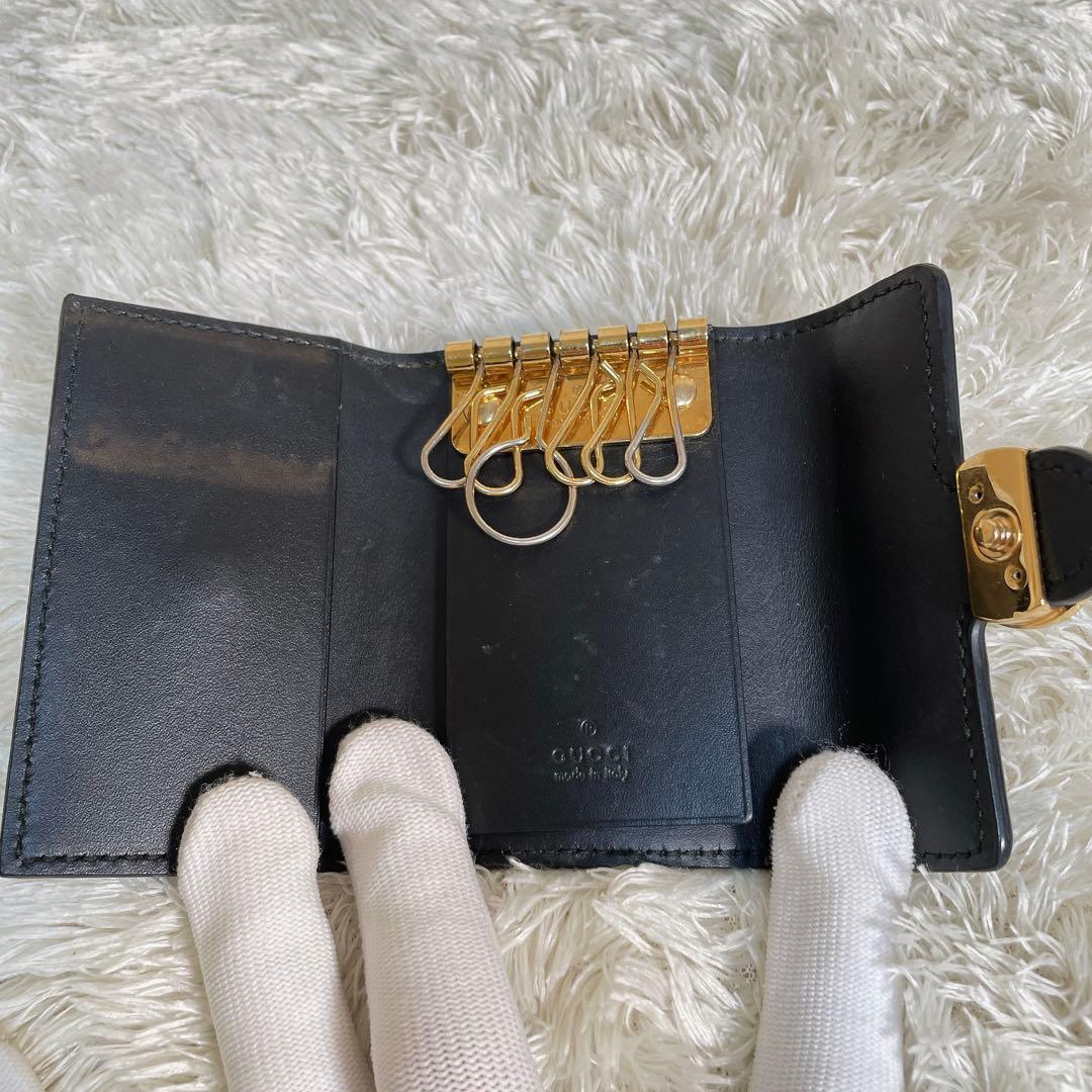 グッチ キーケース 6連 GG インターロッキング ロゴ 型押し レザーブラック
