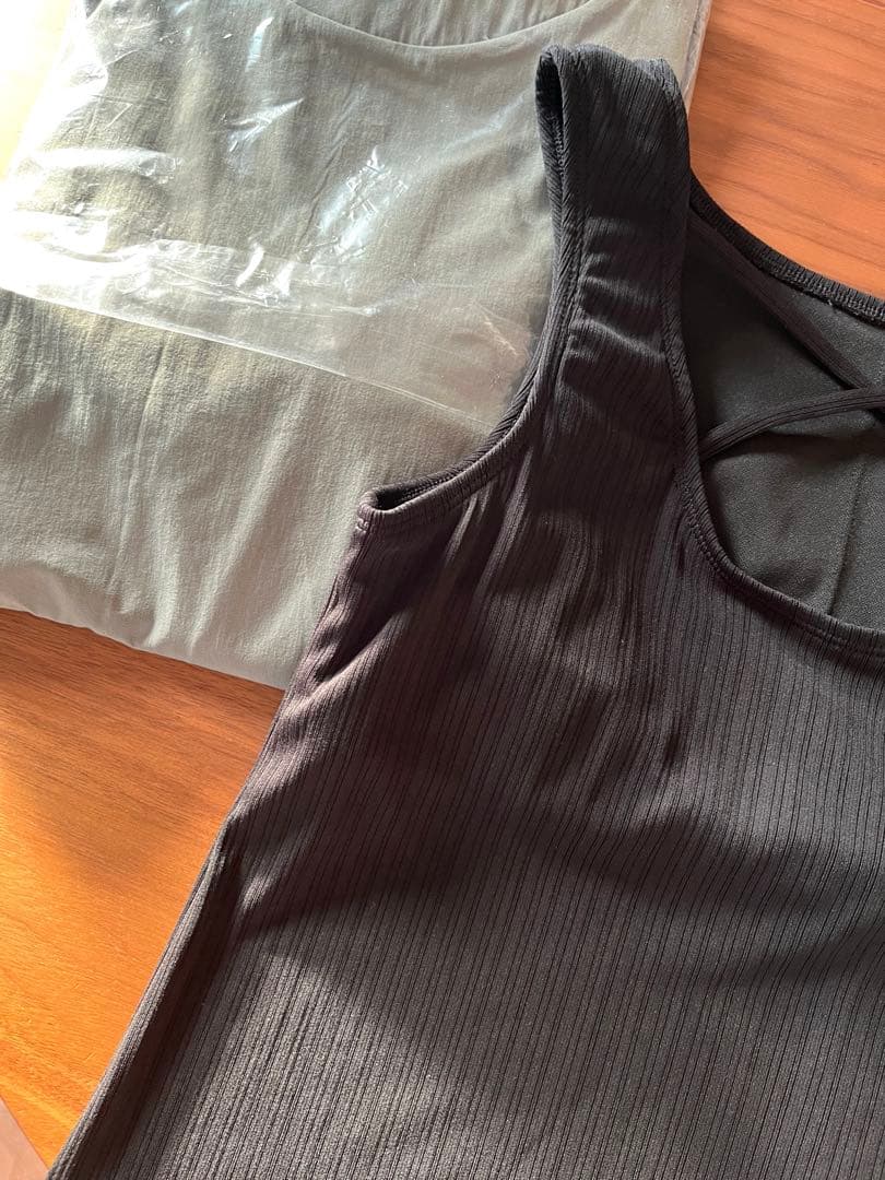 サンアイリゾート　ラッシュガード付き水着4点セット