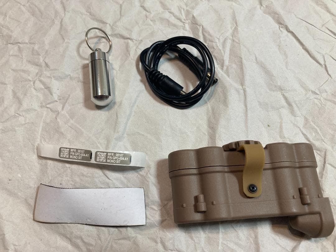 【発光モデル】GPNVG-18 4眼ナイトビジョンゴーグル ダミー DE