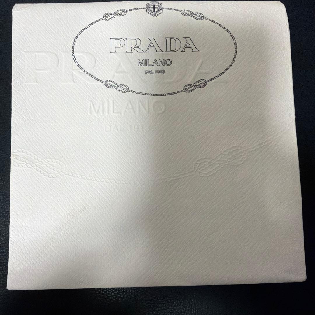 PRADA ブラック レザー 三つ折り財布