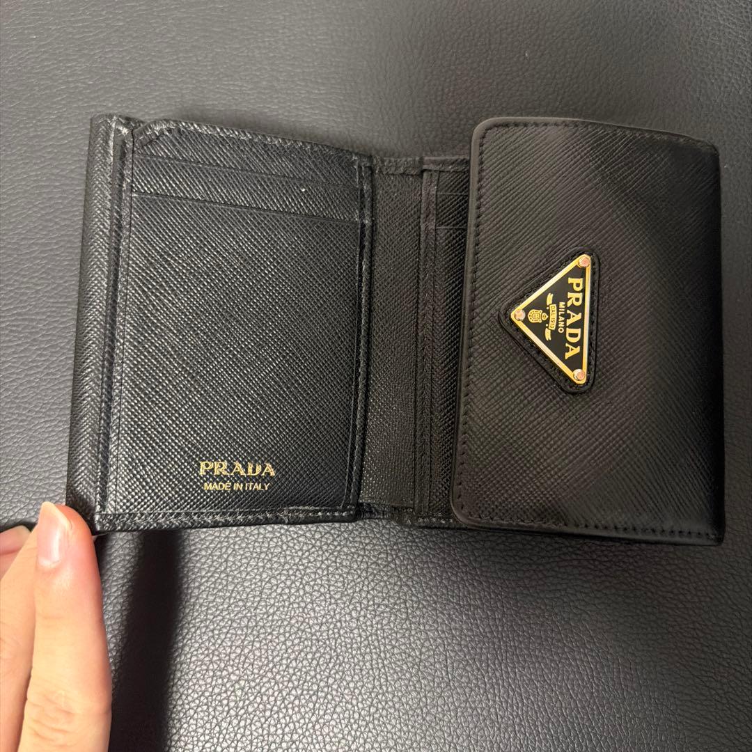 PRADA ブラック レザー 三つ折り財布