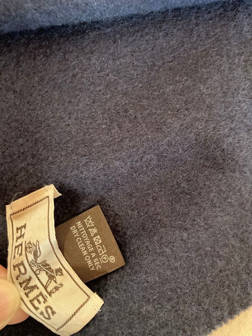 あすなら　HERMES ネイビーマフラー カシミア100