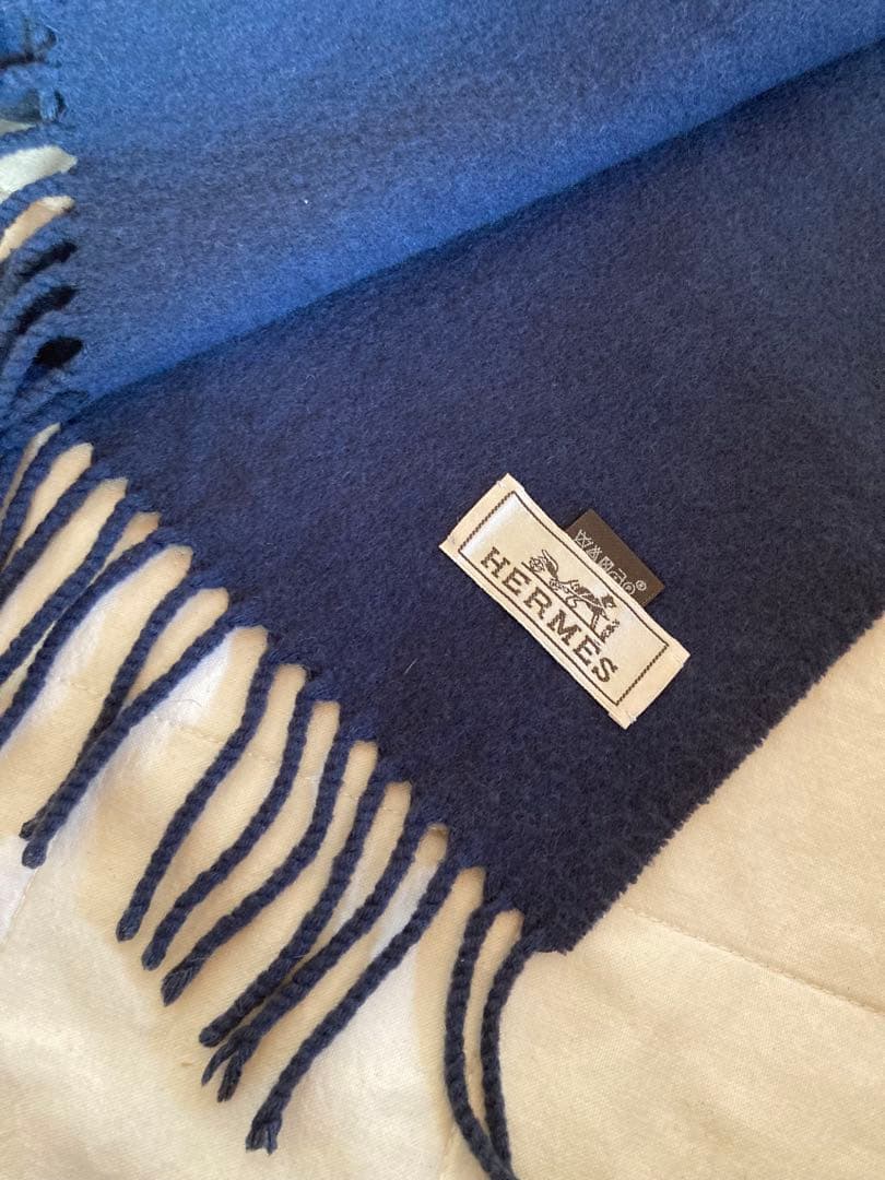 あすなら　HERMES ネイビーマフラー カシミア100