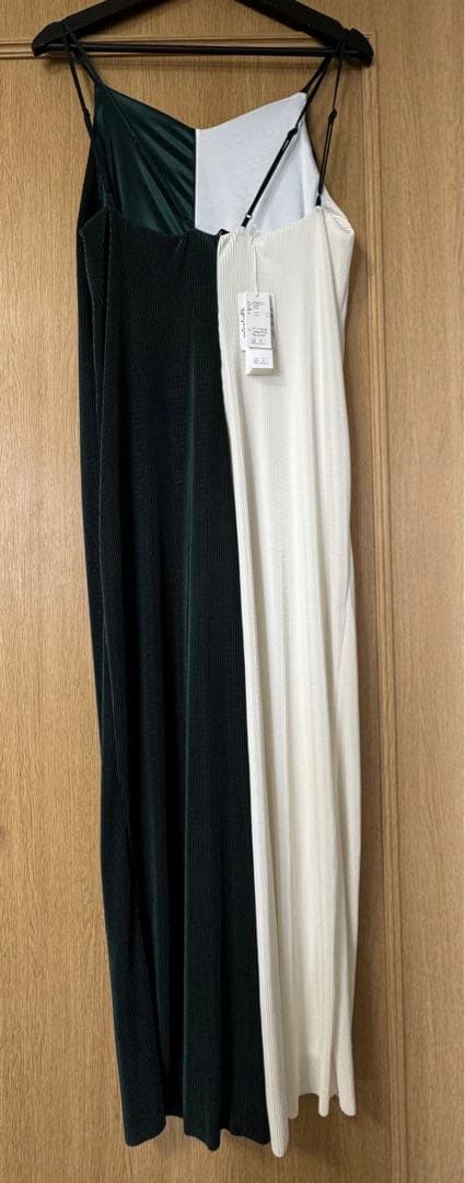 新品未使用 un3d CRYSTAL PLEATS AIO オールインワン