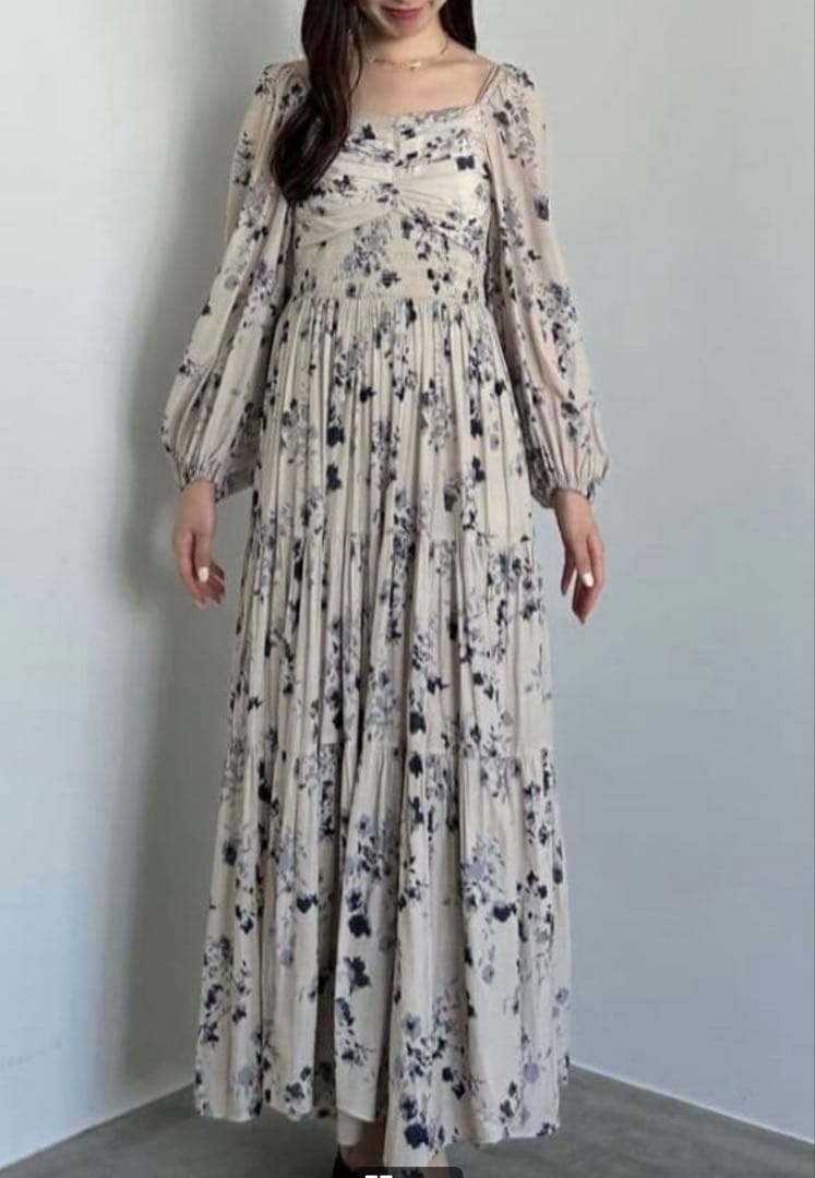 【新品】タグ付き ココディール　シャーリングティアードフラワーワンピース