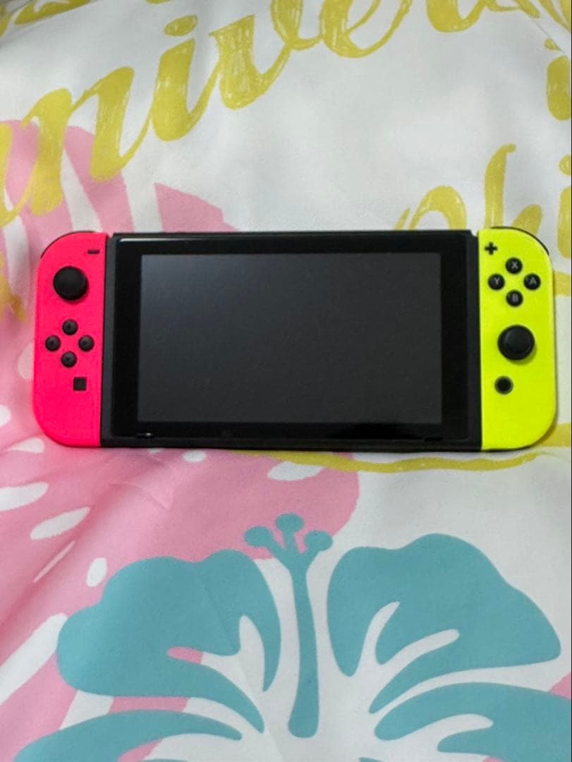Nintendo Switch 本体 ピンクとイエローのJoy-Con