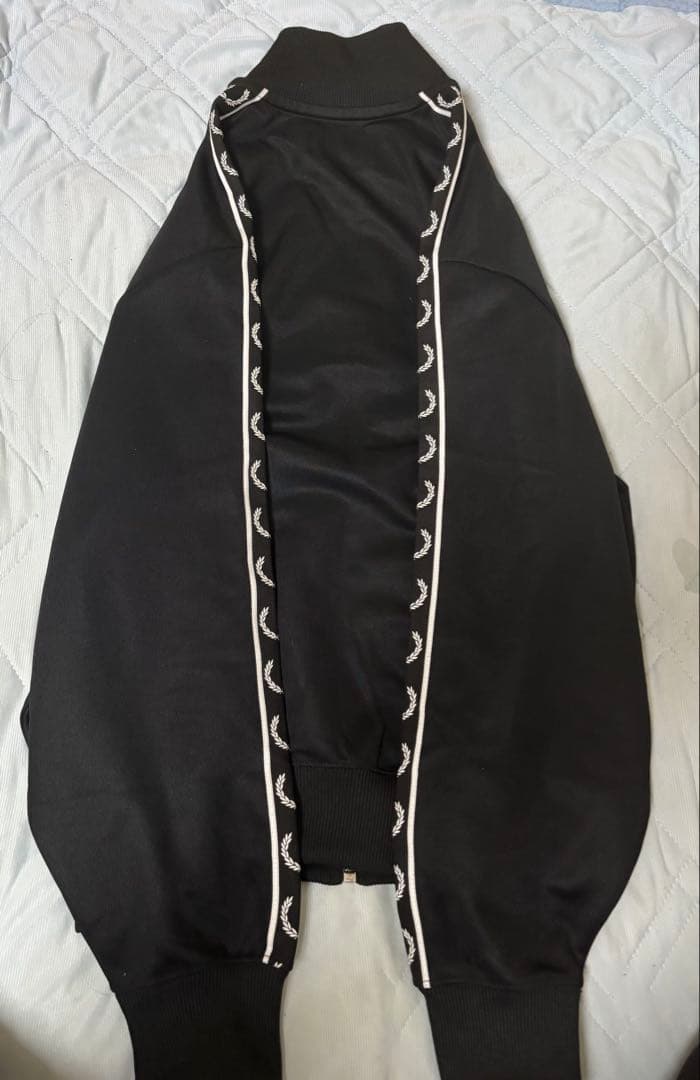 フレッドペリー　トラックジャケット黒