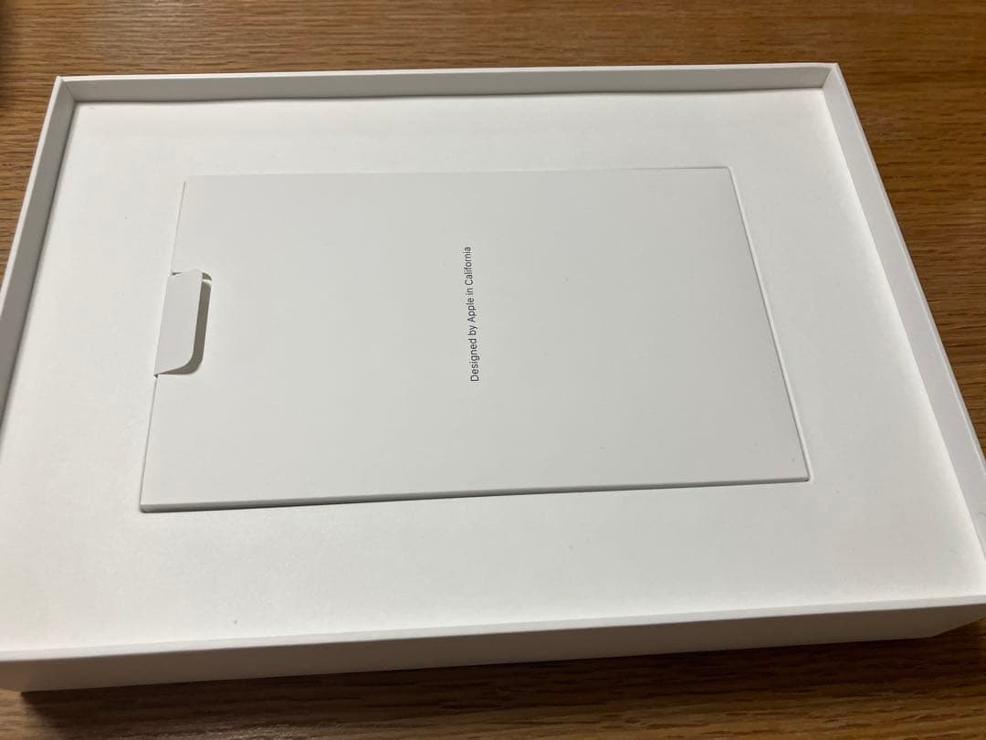 Apple iPad (第8世代) シルバー 32GB Wi-Fiモデル