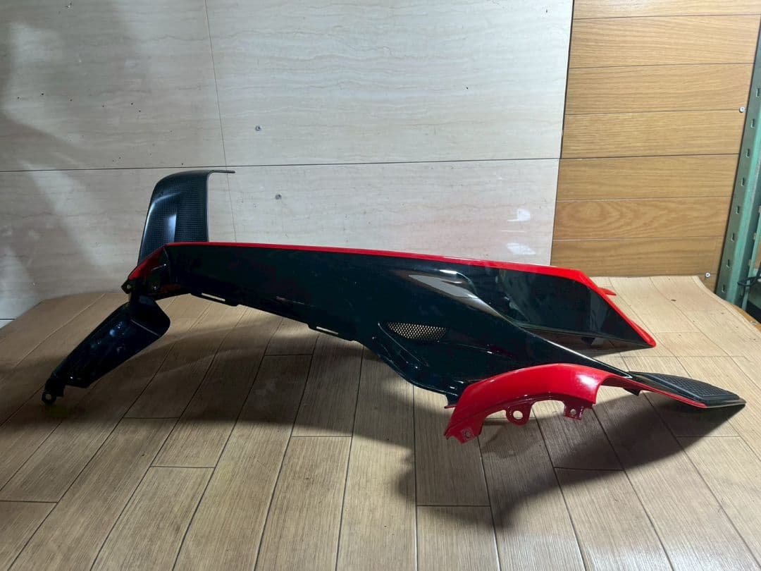 ドゥカティ　DUCATI パニガーレ　V4　SP2アニバーサリー 右サイドカウル
