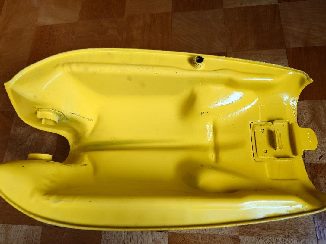 【値下げ】CB400F ヨンフォア用 純正タンク　 ラメ入りイエロー再塗装品