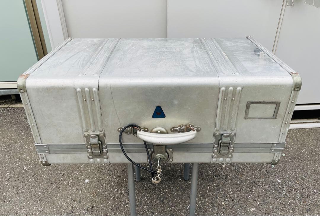 中古品 石川アルミ製 トランクケース（鍵付き・防水仕様） お値段を下げました