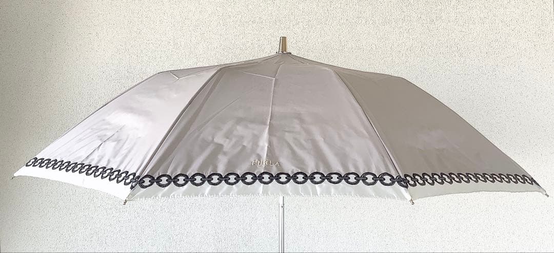 新品★フルラ★FURLAオーガンジーチェーン刺繍晴雨兼用2段折りたたみ傘★グレー