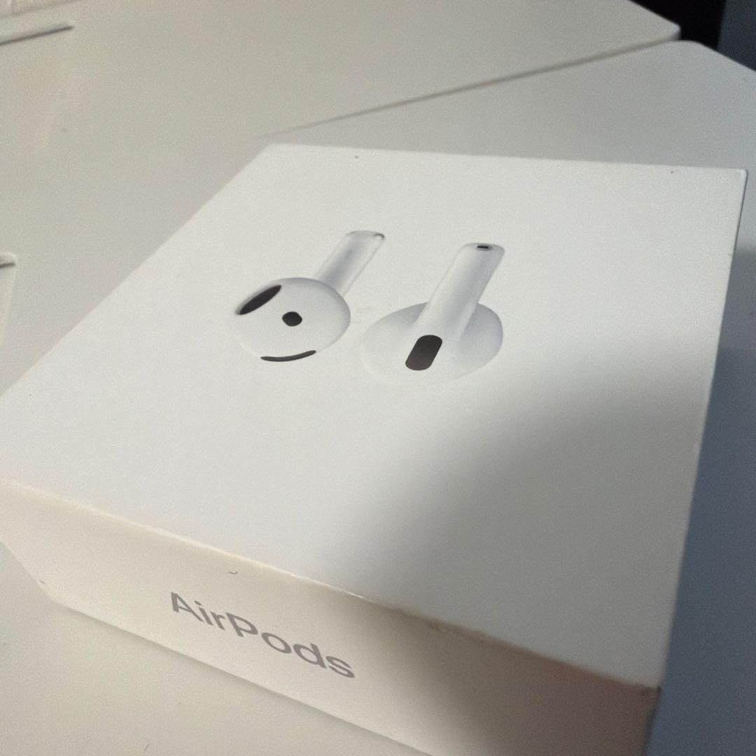 AirPods 4 本体 充電ケース付き