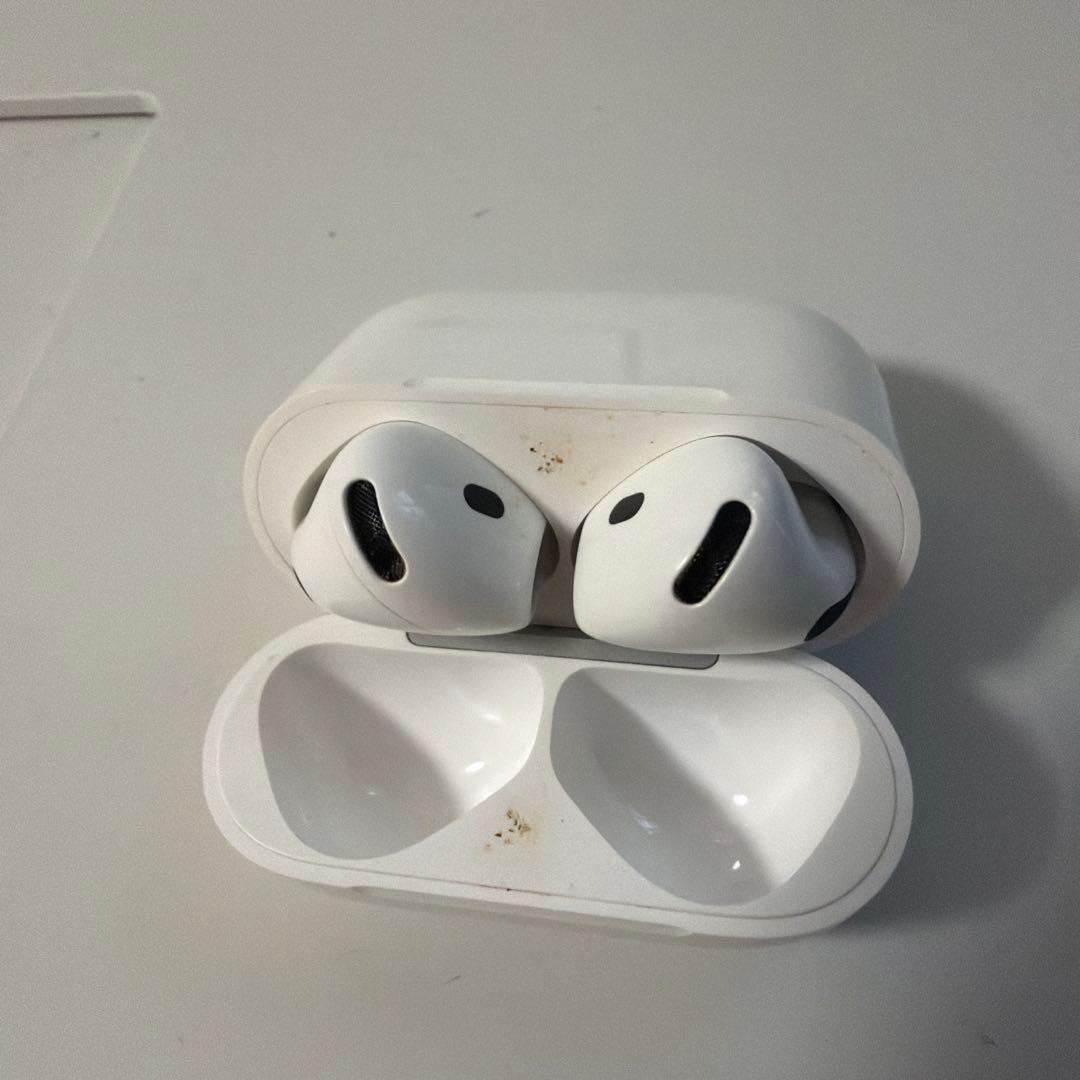 AirPods 4 本体 充電ケース付き