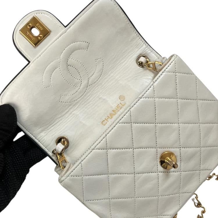 極美品 CHANELマトラッセ チェーン ショルダーバック アイボリー シール