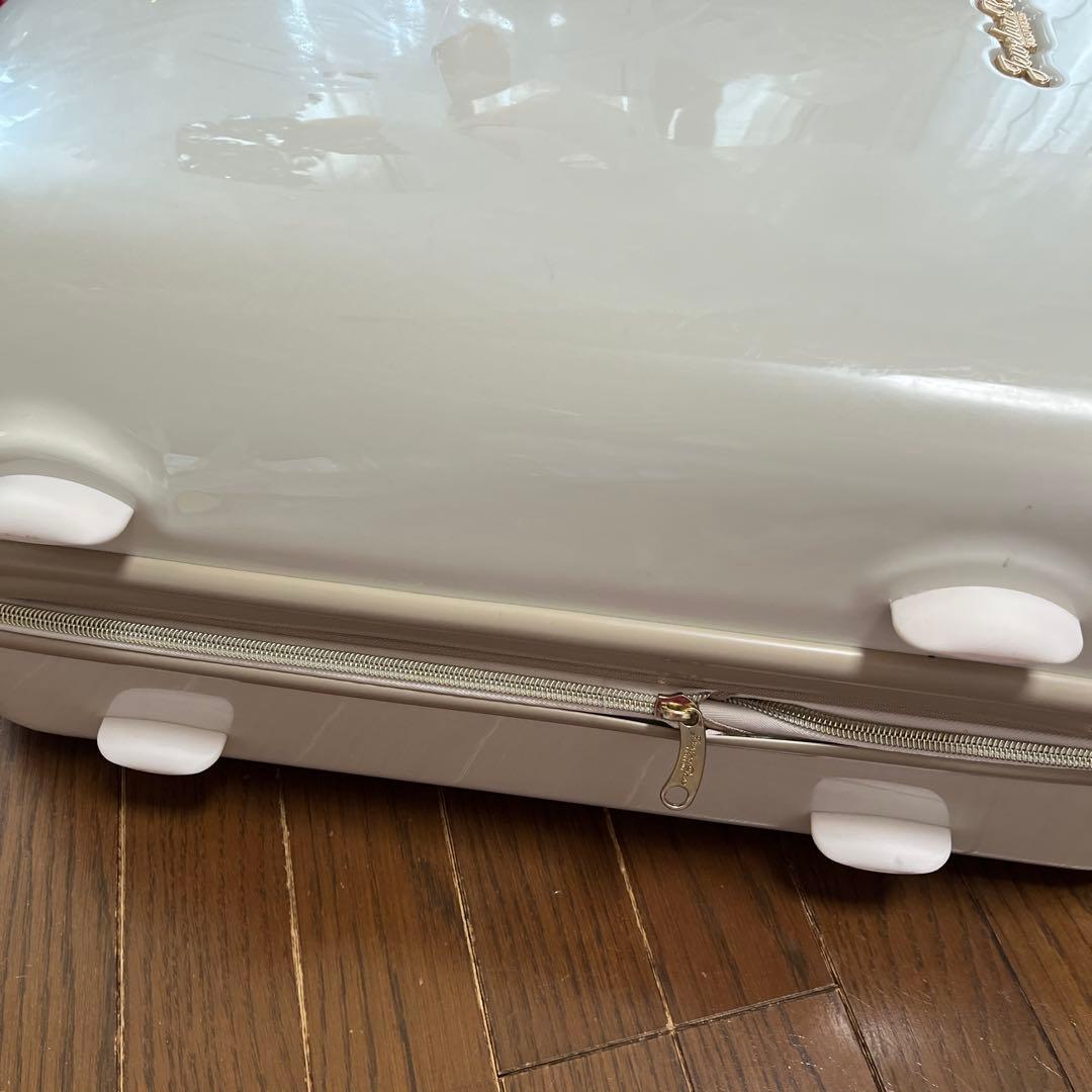 ace. キャリーケース ホワイト 55リットル　3-7泊　エキスパンド付