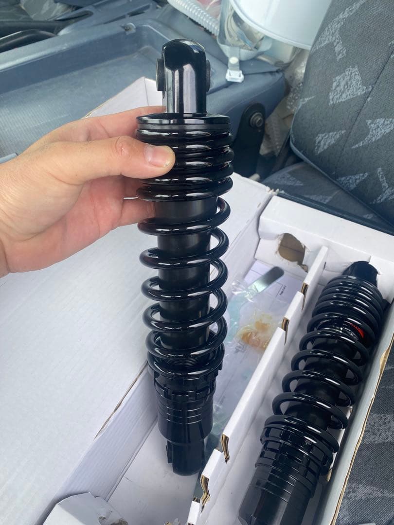 DRAG PREMIUM ハーレー　スポーツスター　サス　ショック