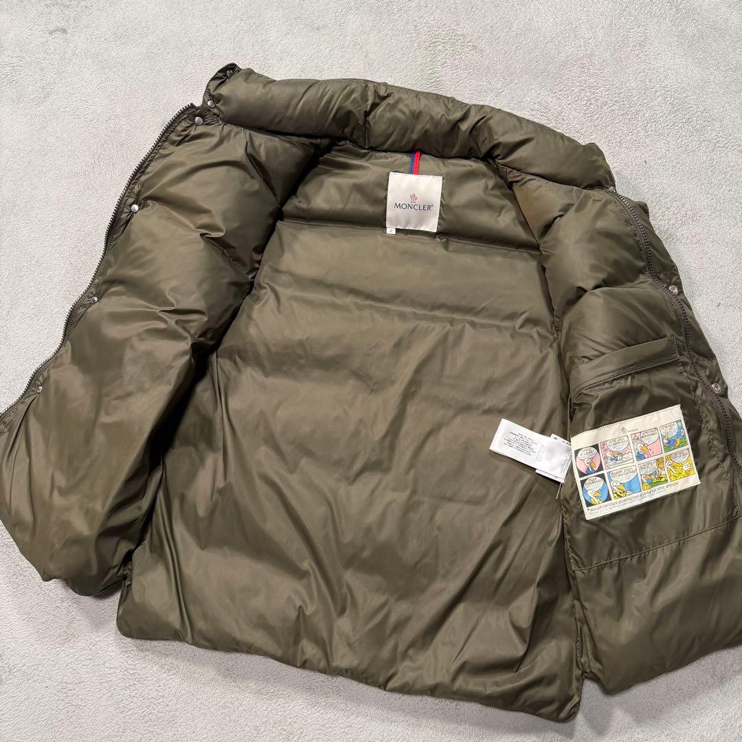 モンクレール　カーキ　ダウンベスト　2サイズ