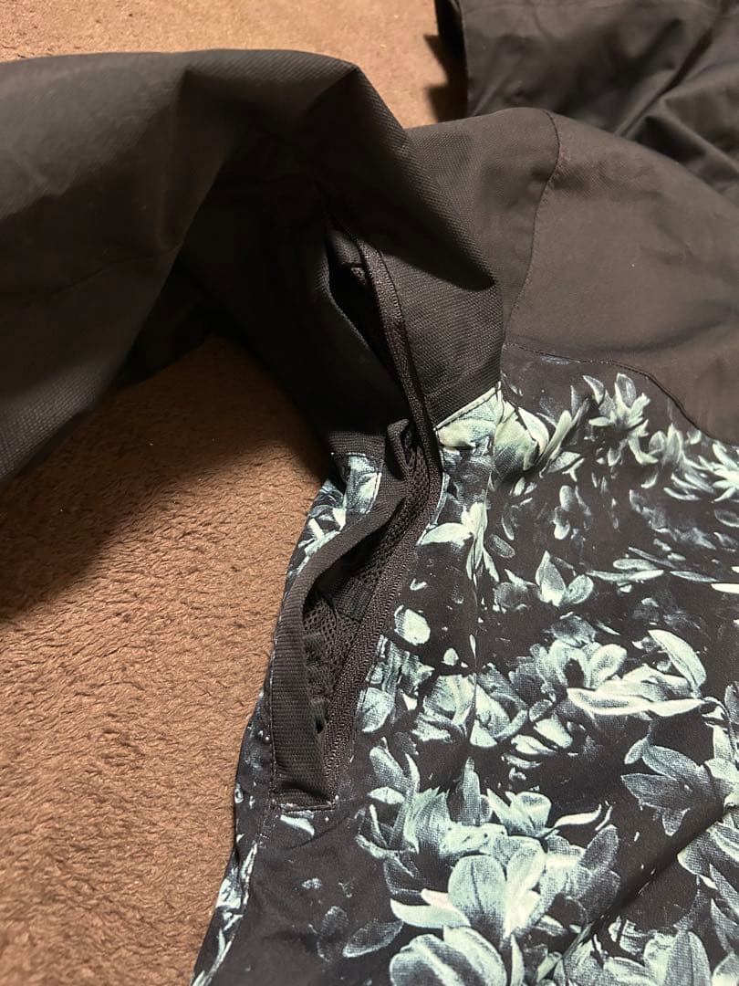 ロキシー スノーボード レディースS インナー付& ロキシー新品ビーニー　セット