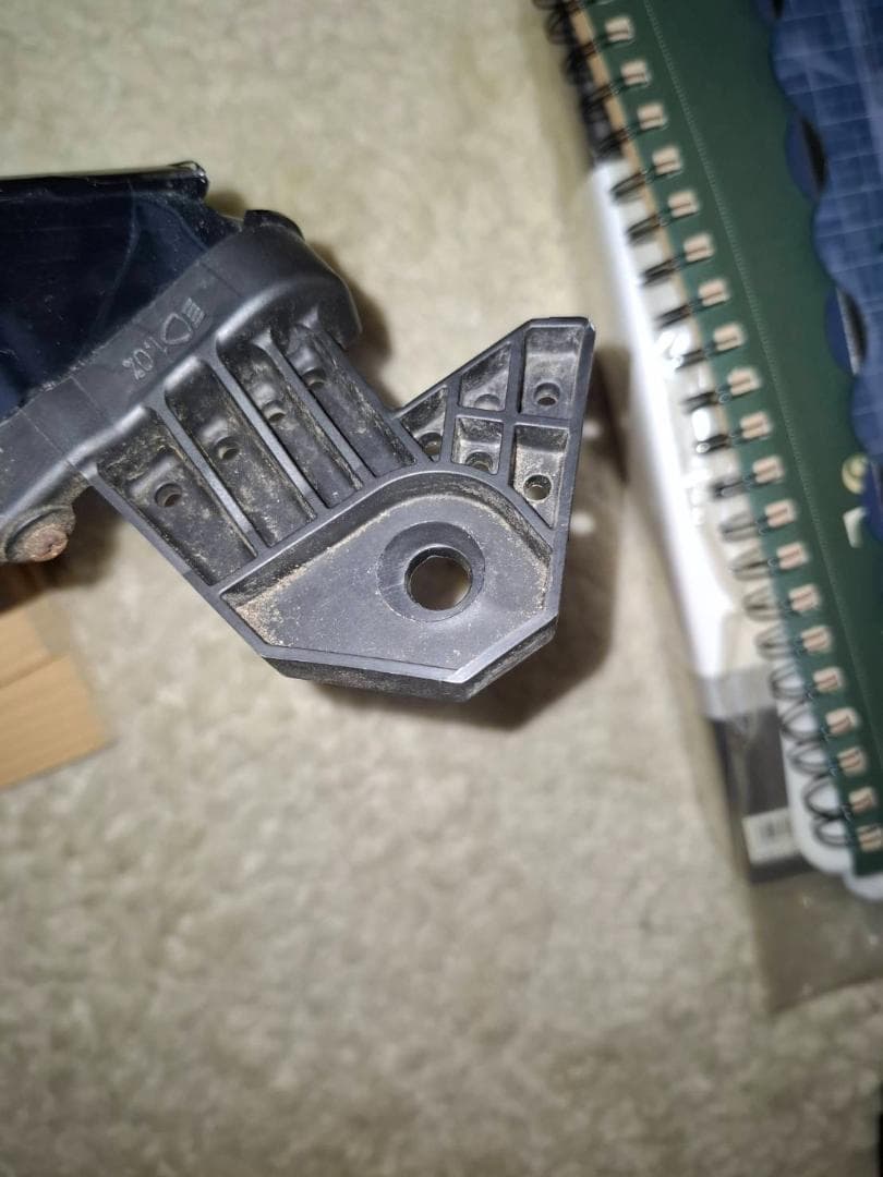 日産エクストレイルＴ３３　LED右コンビネーションランプ ・ウィンカー