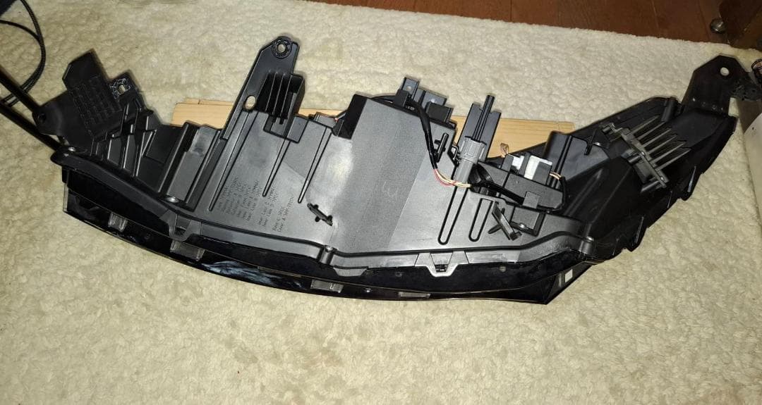 日産エクストレイルＴ３３　LED右コンビネーションランプ ・ウィンカー